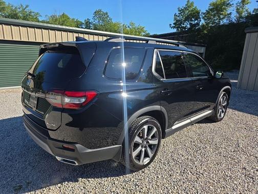 Crystal Black Pearl 2023 Honda Pilot AWD Elite