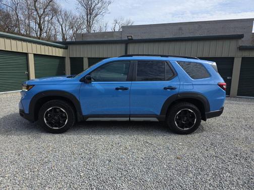 Diffused Sky Pearl 2025 Honda Pilot TrailSport
