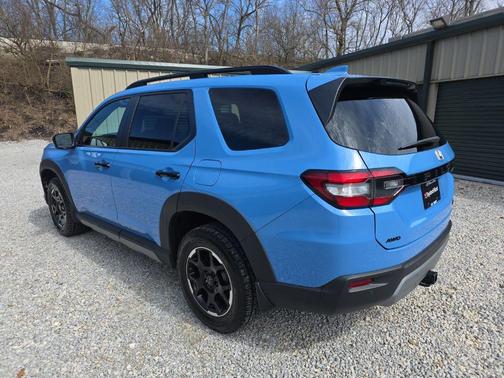 Diffused Sky Pearl 2025 Honda Pilot TrailSport