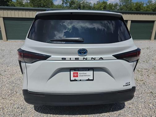 2023 Toyota Sienna XLE 8 Passenger