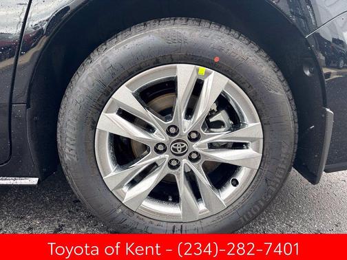 Midnight Black Metallic 2026 Toyota Sienna XLE