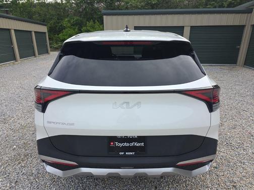 Snow White Pearl 2023 Kia Sportage LX