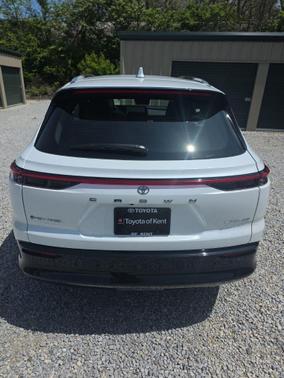 Oxygen White 2025 Toyota Crown Signia Limited