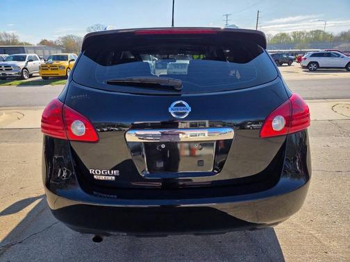 Black 2014 Nissan Rogue Select S