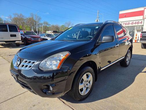 Black 2014 Nissan Rogue Select S