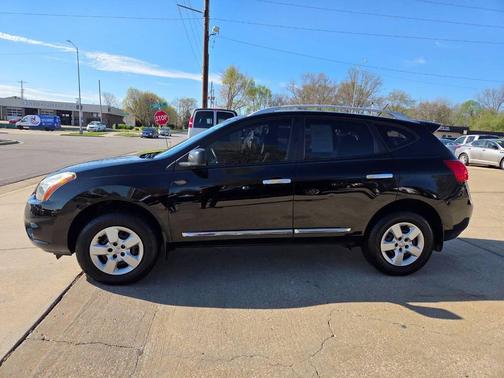 Black 2014 Nissan Rogue Select S