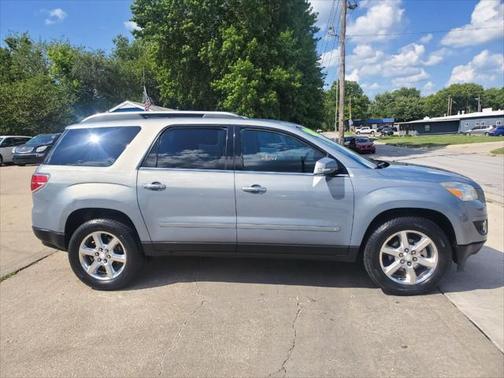 2008 Saturn Outlook XR 4dr SUV w/ Touring Package