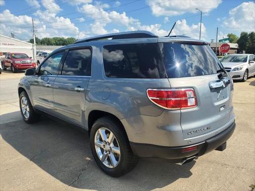 2008 Saturn Outlook XR 4dr SUV w/ Touring Package