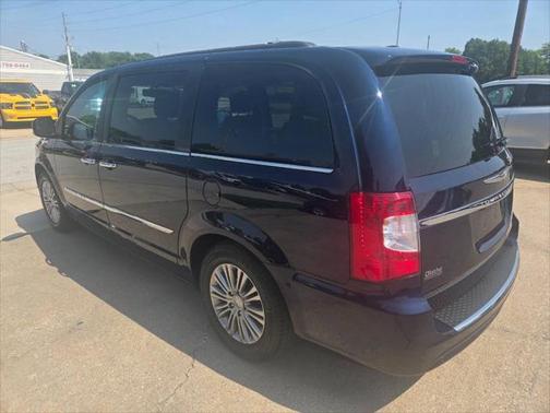 2013 Chrysler Town & Country Touring-L