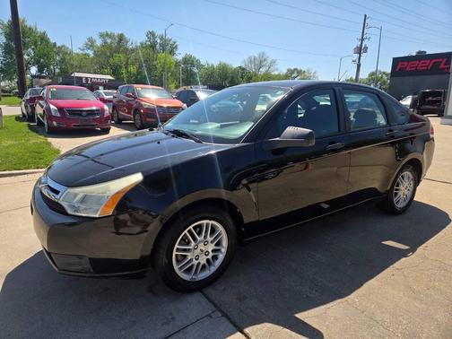 Black 2010 Ford Focus SE