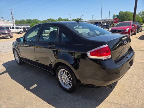 Black 2010 Ford Focus SE