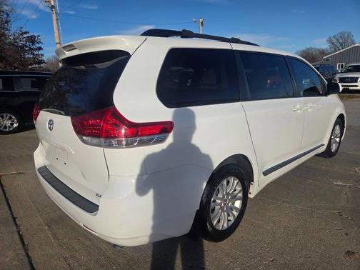 2013 Toyota Sienna XLE