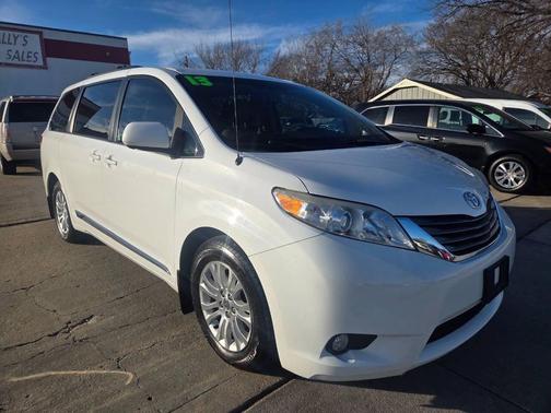 2013 Toyota Sienna XLE