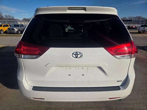 2013 Toyota Sienna XLE