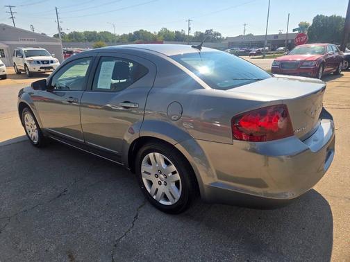 2012 Dodge Avenger SE 4dr Sedan