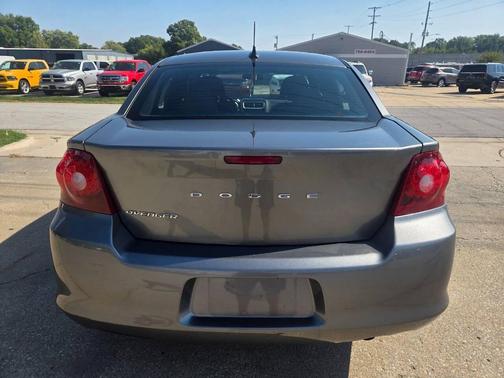 2012 Dodge Avenger SE 4dr Sedan