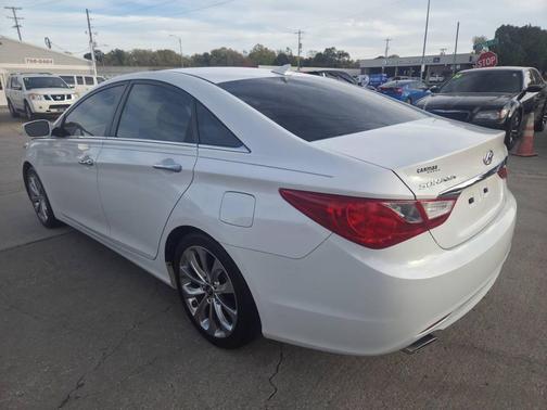 2013 Hyundai SONATA SE