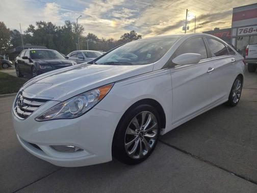 2013 Hyundai SONATA SE