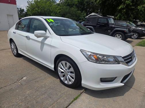 White 2014 Honda Accord Touring 4dr Sedan