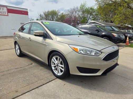 Tan 2016 Ford Focus SE