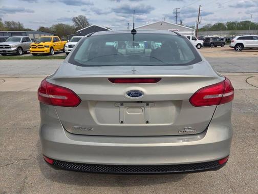 Tan 2016 Ford Focus SE
