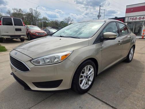 Tan 2016 Ford Focus SE