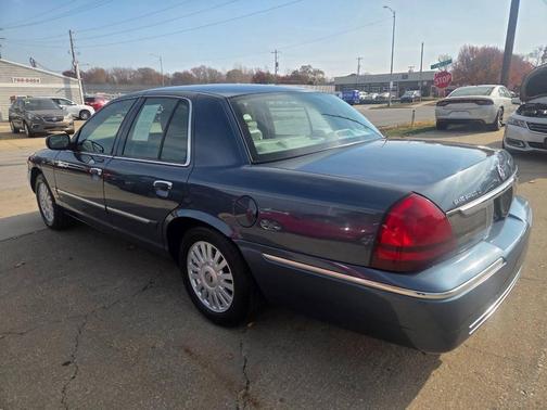 2007 Mercury Grand Marquis LS 4dr Sedan