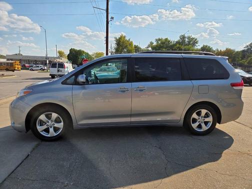 2013 Toyota Sienna LE