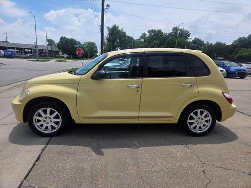 Cream 2007 Chrysler PT Cruiser Touring