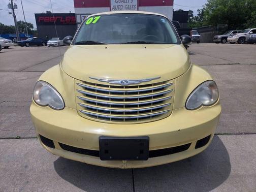 Cream 2007 Chrysler PT Cruiser Touring