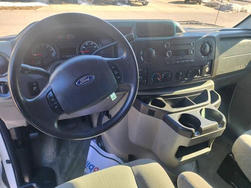 2011 Ford E350 Super Duty XLT