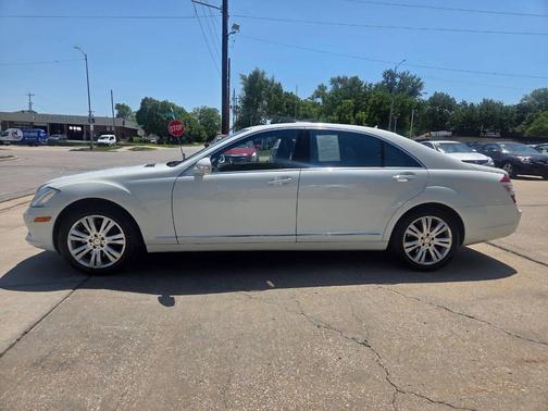 White 2009 Mercedes-Benz S-Class S 550 4MATIC AWD 4dr Sedan