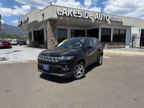 Diamond Black Crystal Pearlcoat 2022 Jeep Compass Latitude Lux