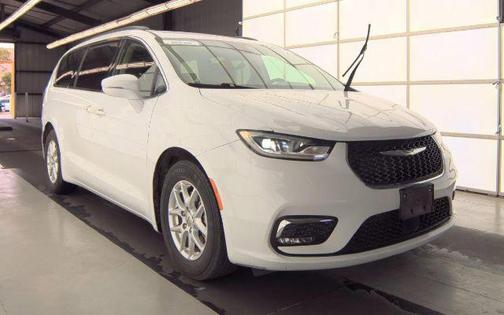 Bright White Clearcoat 2022 Chrysler Pacifica Touring L
