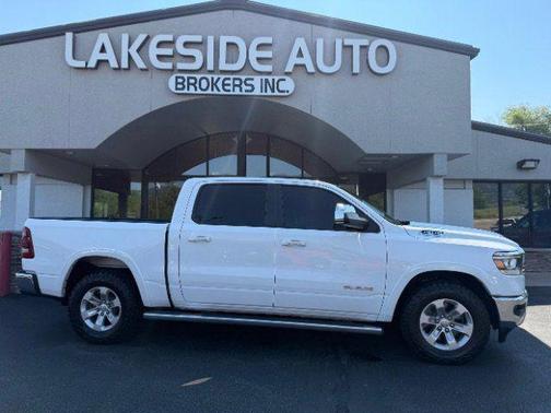 Bright White Clearcoat 2022 RAM 1500 Laramie