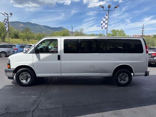 2017 Chevrolet Express 3500 LT