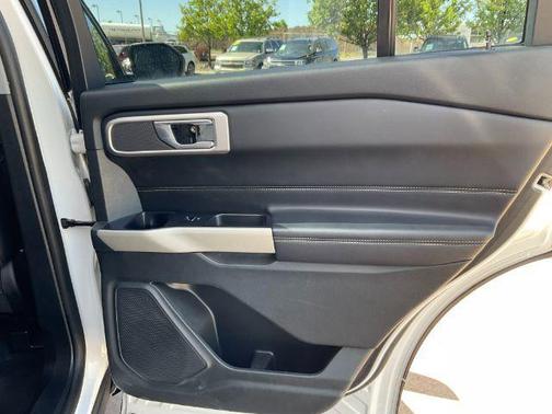 White Metallic 2021 Ford Explorer XLT