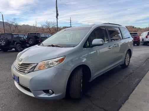2015 Toyota Sienna XLE