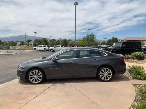 Nightfall Gray Metallic 2018 Chevrolet Malibu Premier