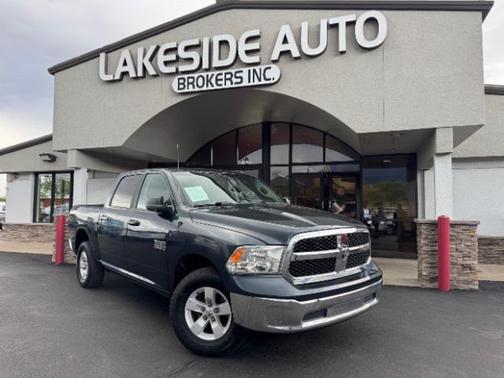 2017 RAM 1500 SLT