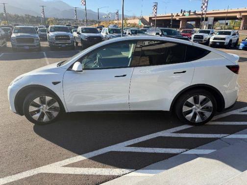 2021 Tesla Model Y Standard Range Rear-Wheel Drive