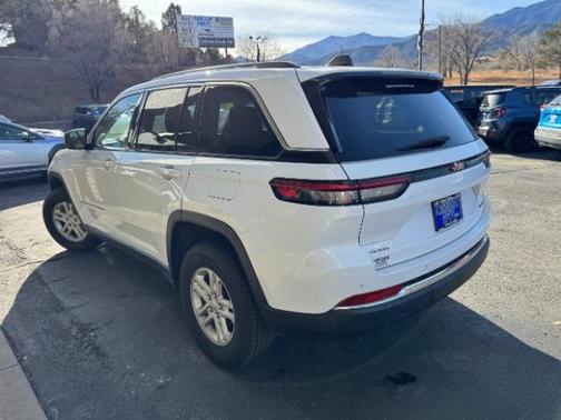 2023 Jeep Grand Cherokee Laredo