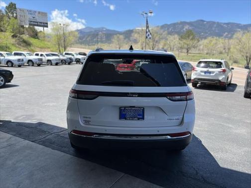 2023 Jeep Grand Cherokee Laredo
