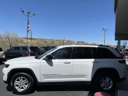 2023 Jeep Grand Cherokee Laredo