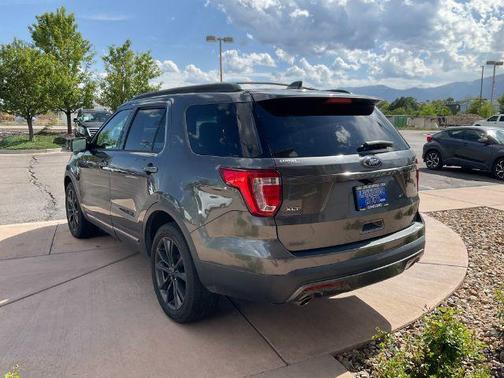 Magnetic 2017 Ford Explorer XLT