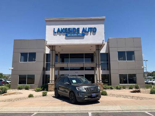 Magnetic 2017 Ford Explorer XLT