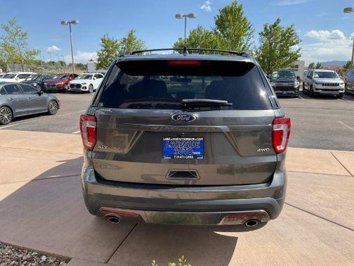 Magnetic 2017 Ford Explorer XLT