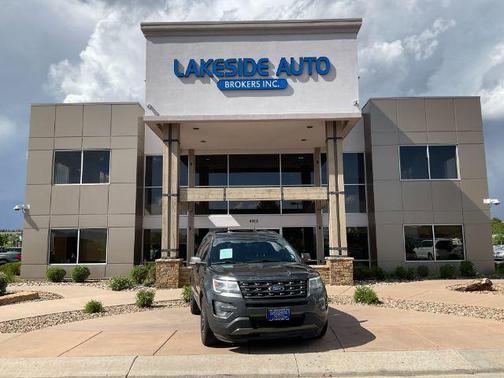 Magnetic 2017 Ford Explorer XLT