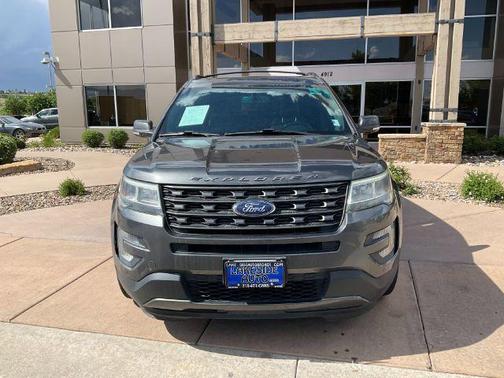 Magnetic 2017 Ford Explorer XLT