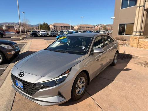 2023 Hyundai ELANTRA SE